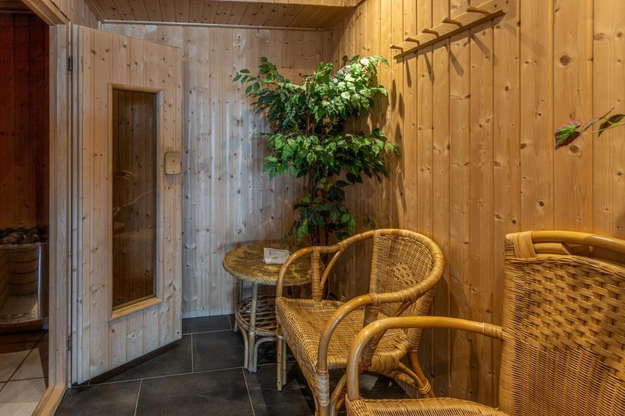 Escape, appartement met groot terras Buren  Extérieur photo