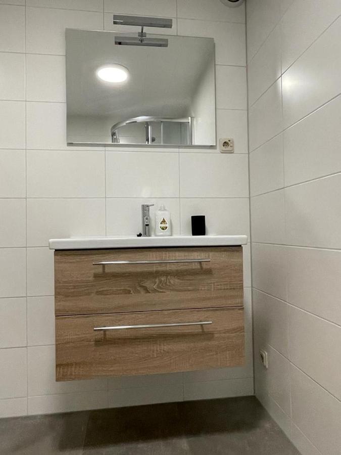 Escape, appartement met groot terras Buren  Extérieur photo