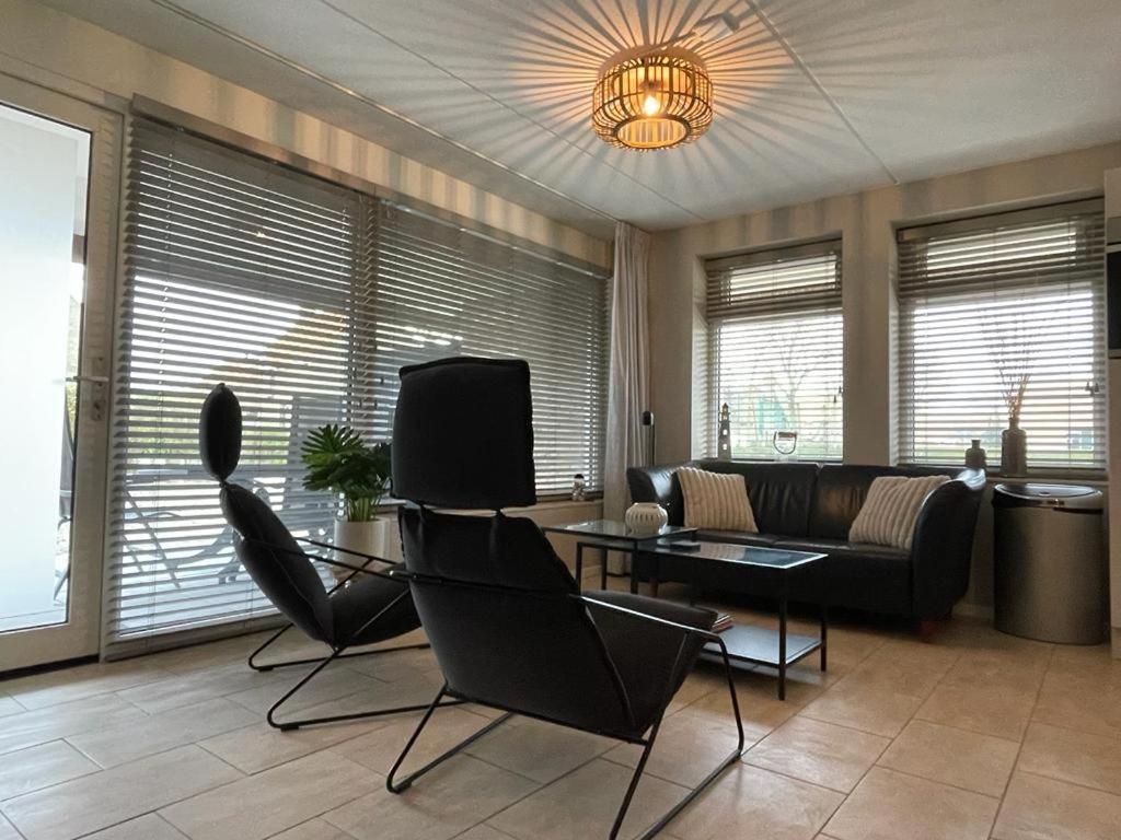 Escape, appartement met groot terras Buren  Extérieur photo